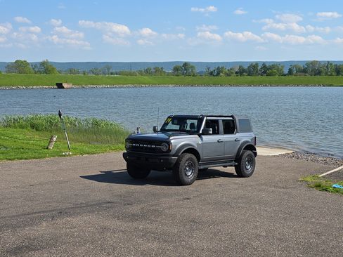 Used 2024 Ford Bronco Outer Banks AWD/4WD image 12