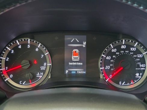 Used 2022 Toyota Highlander LE AWD/4WD image 11