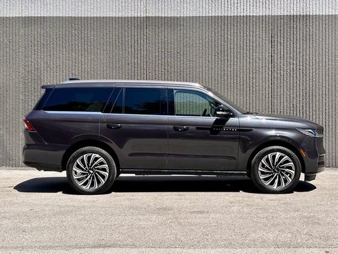 Certified 2025 Lincoln Navigator Black Label AWD/4WD image 7