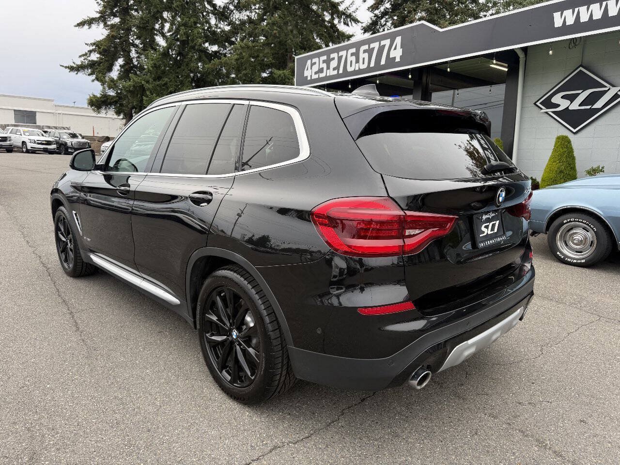 Used 2018 BMW X3 xDrive30i w/ Executive Package AWD/4WD image 3