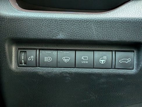 Used 2022 Toyota RAV4 Limited image 12