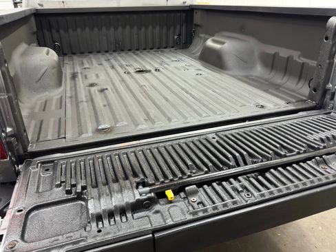 Used 2011 Ford F250 Lariat w/ Lariat Interior Pkg AWD/4WD image 5