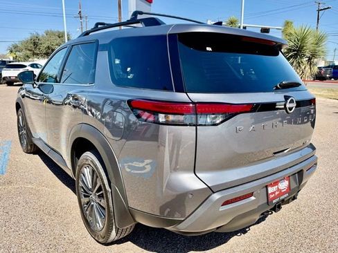 New 2026 Nissan Pathfinder SL w/ SL Premium Package AWD/4WD image 5