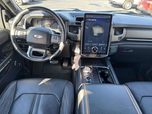 Used 2024 Ford Expedition Platinum image 13