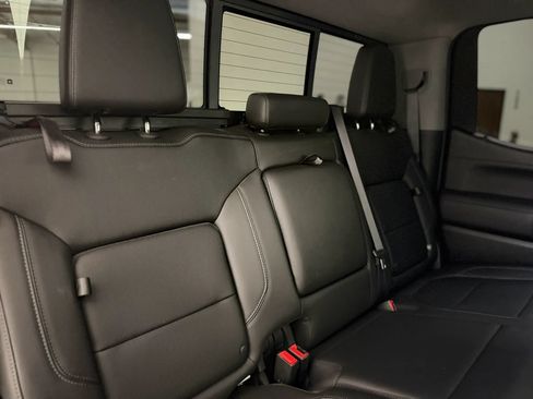 Used 2020 Chevrolet Silverado 1500 LTZ w/ Technology Package AWD/4WD image 35