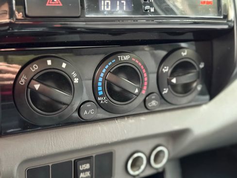 Used 2013 Toyota Tacoma 2WD Access Cab image 27