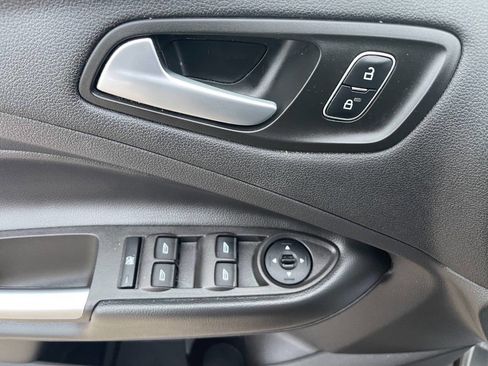 Used 2018 Ford Escape SE image 10