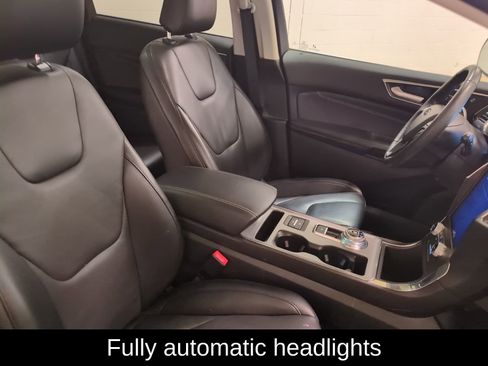 Used 2021 Ford Edge Titanium image 11