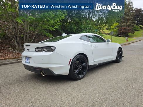 Used 2022 Chevrolet Camaro LT RWD image 5