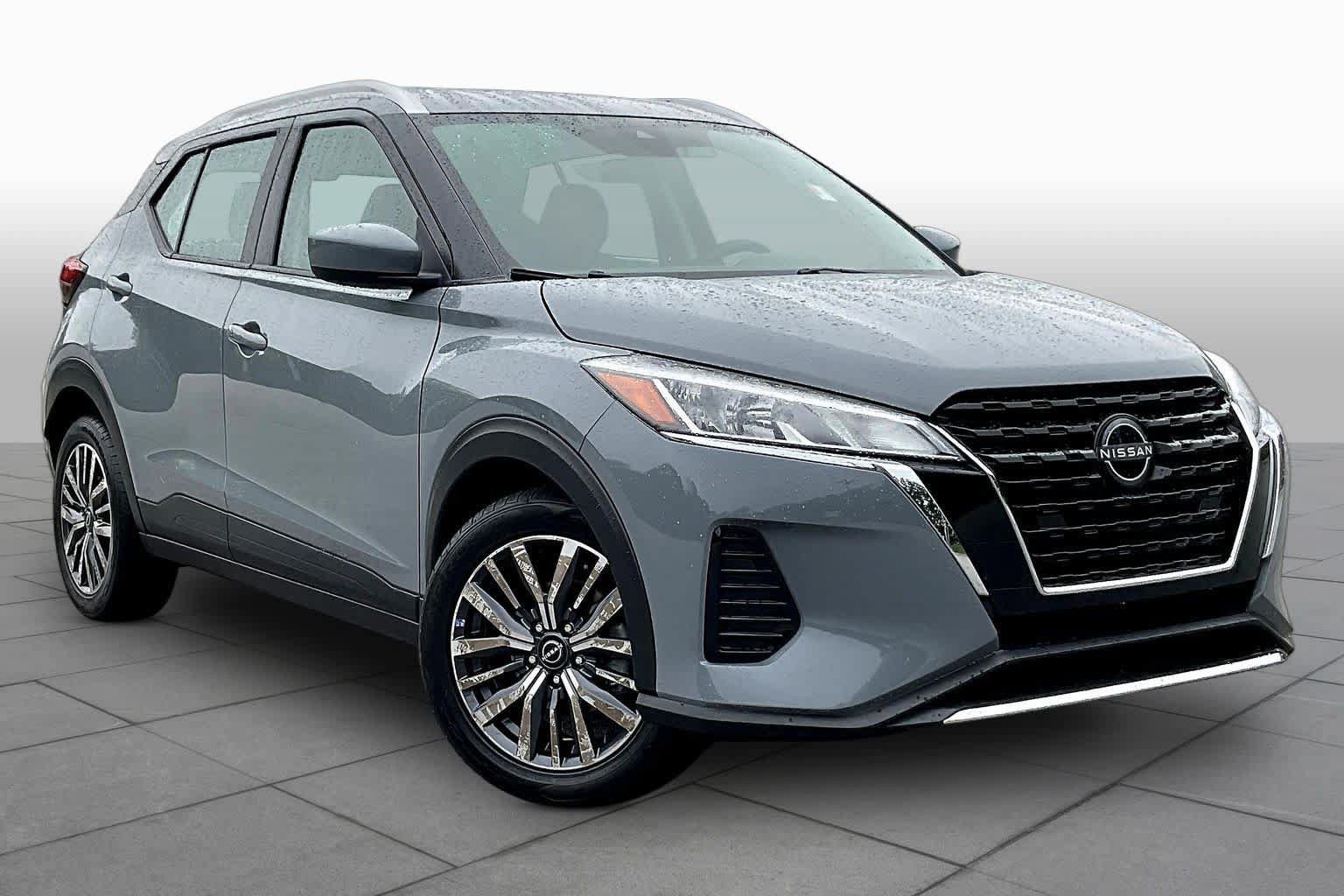 Used 2024 Nissan Kicks SV FWD image 3
