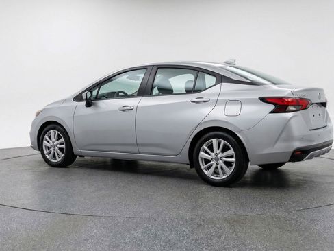 Used 2025 Nissan Versa SV image 6