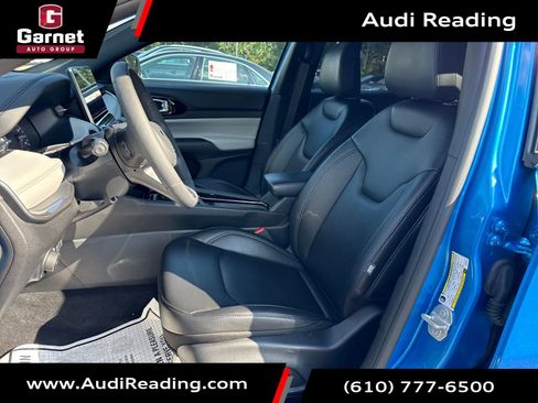 Used 2025 Jeep Compass Limited image 9