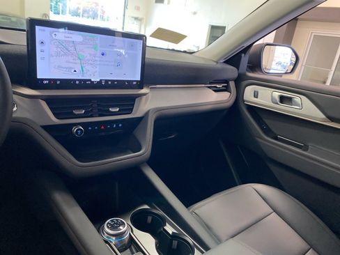 New 2026 Ford Explorer Active w/ Active Comfort Package image 38