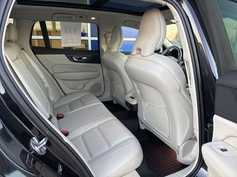 Used 2023 Volvo V60 B5 Cross Country Plus w/ Climate Package image 10