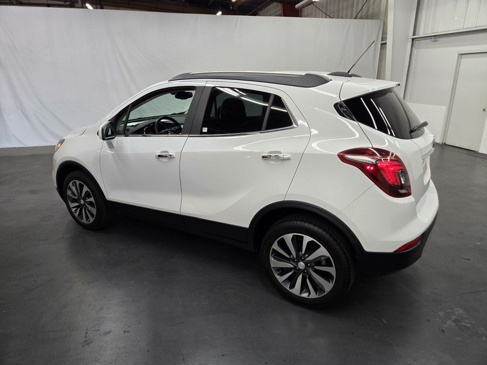 Used 2021 Buick Encore Preferred w/ Safety Package AWD/4WD image 3