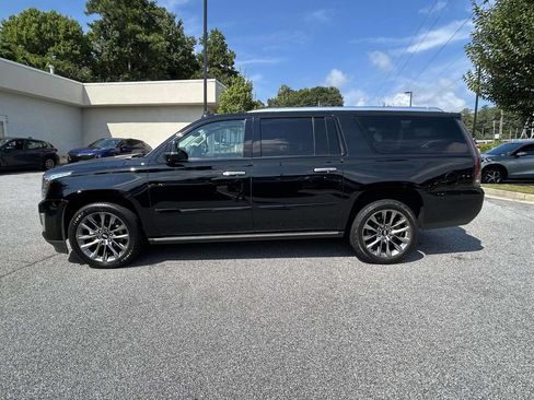 Used 2020 Cadillac Escalade ESV Premium Luxury AWD/4WD image 2