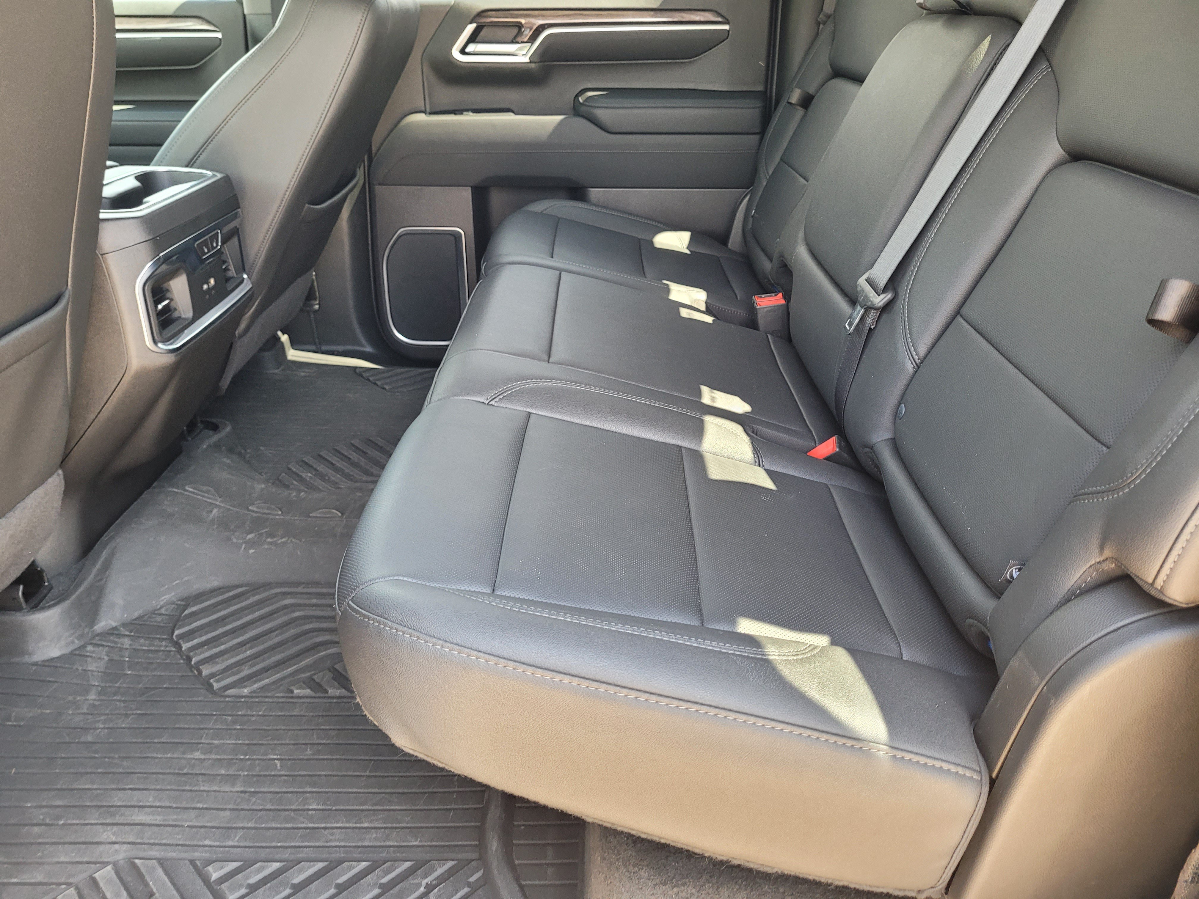 Used 2022 Chevrolet Silverado 1500 LTZ AWD/4WD image 25