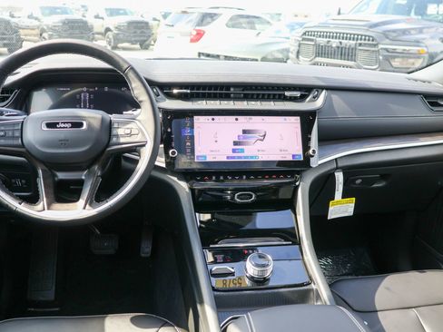 New 2026 Jeep Grand Cherokee Limited image 15
