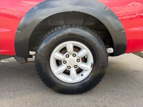 Used 2001 Nissan Frontier XE RWD image 13