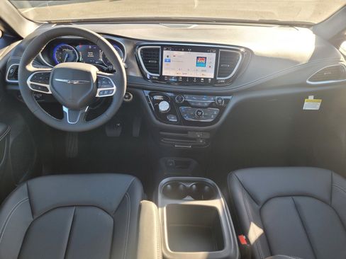 New 2026 Chrysler Pacifica Select image 11