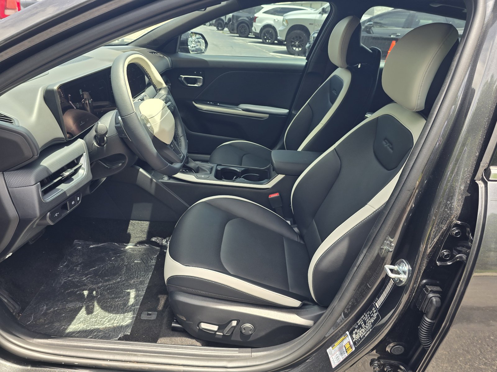 New 2026 Kia K4 EX w/ GT-Line Premium Package FWD image 5