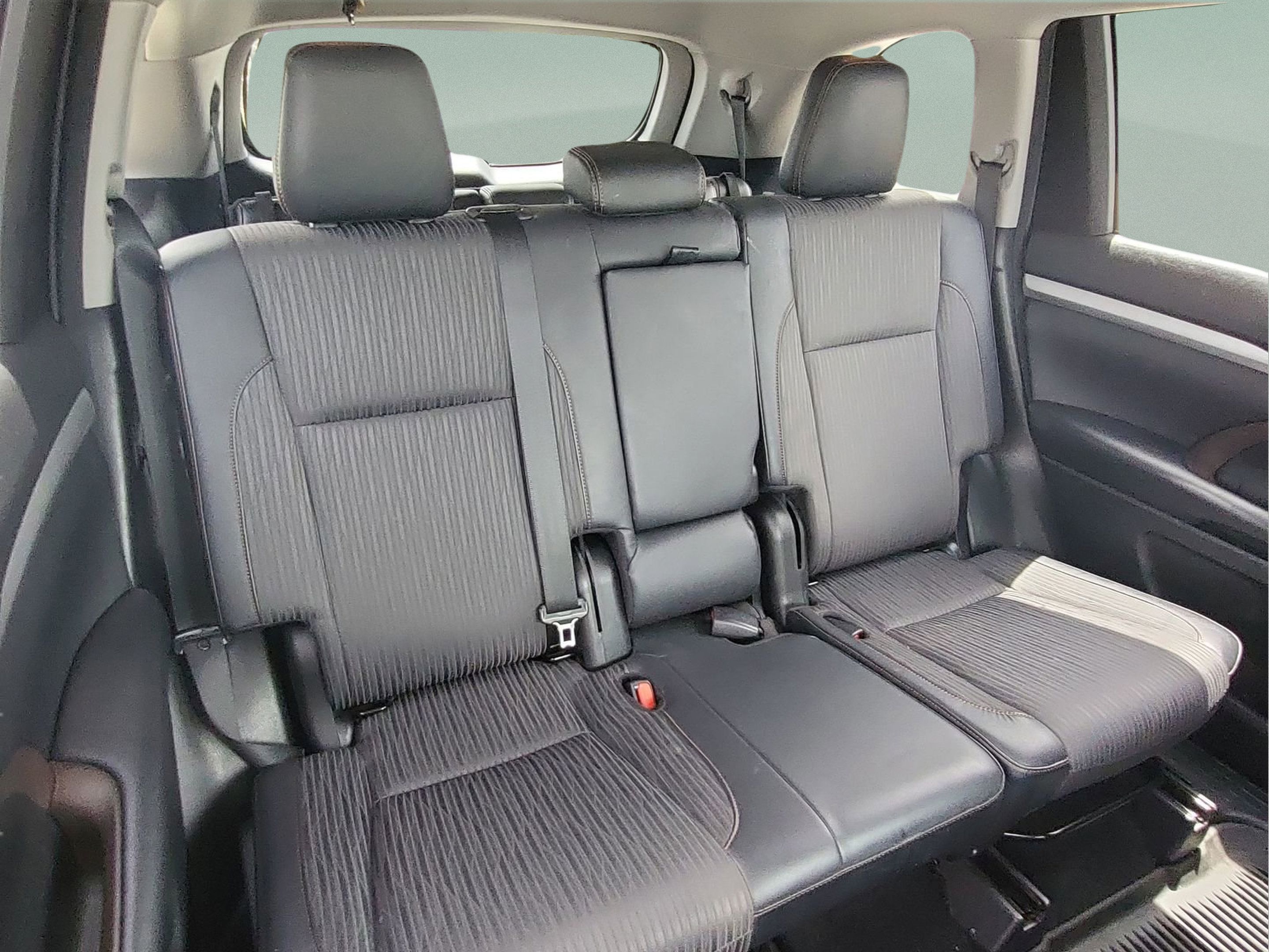 Used 2018 Toyota Highlander Plus AWD/4WD image 18