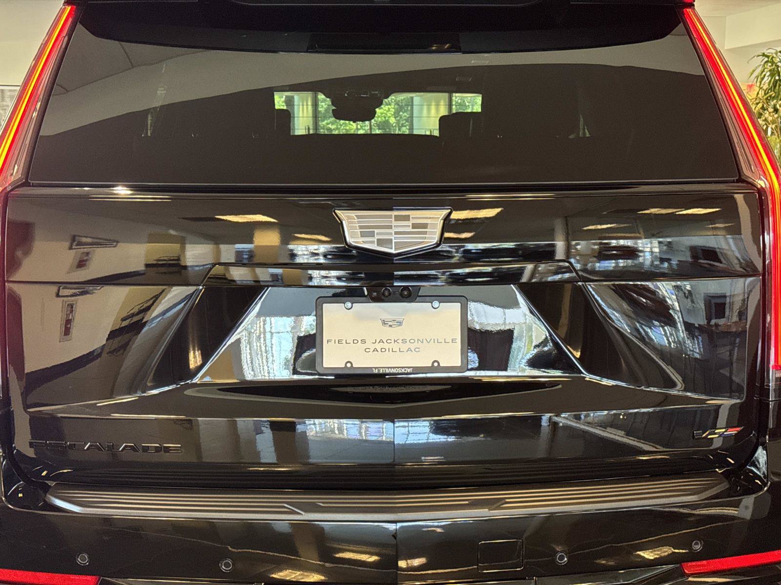Used 2026 Cadillac Escalade V w/ LPO, ONYX Package AWD/4WD image 10