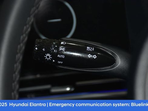 Certified 2025 Hyundai Elantra SEL FWD image 11