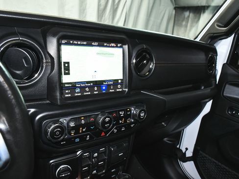 Used 2022 Jeep Wrangler Unlimited Sahara image 31