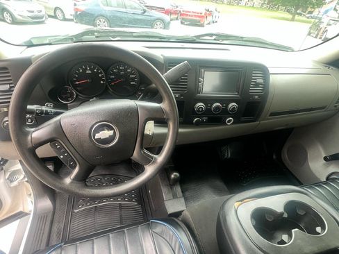 Used 2010 Chevrolet Silverado 1500 W/T w/ Skid Plate Package AWD/4WD image 6