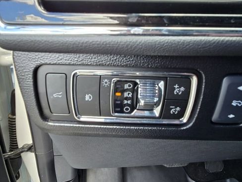 Used 2024 Lincoln Navigator Reserve AWD/4WD image 32