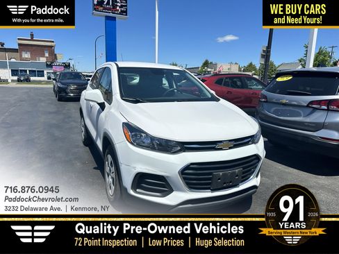 Used 2018 Chevrolet Trax LS FWD image 1