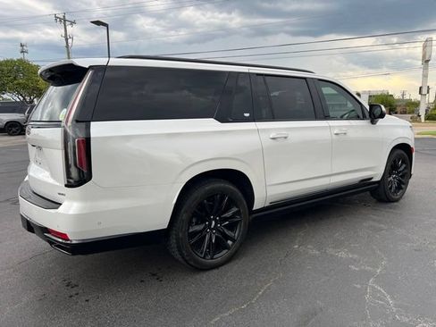 Used 2024 Cadillac Escalade ESV Sport Platinum AWD/4WD image 6