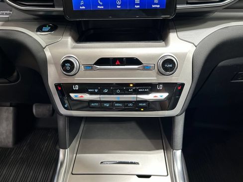 Certified 2021 Ford Explorer XLT w/ Equipment Group 202A AWD/4WD image 21