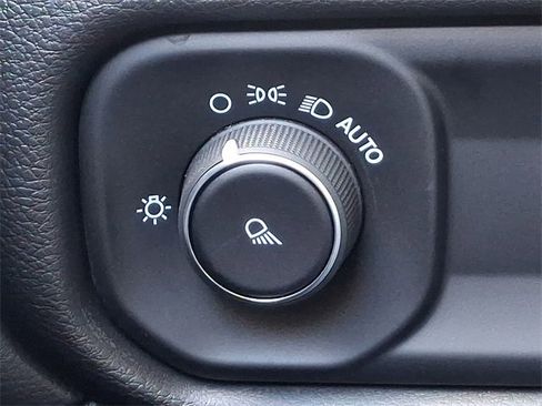 Used 2024 RAM 2500 Tradesman w/ Chrome Appearance Group image 22