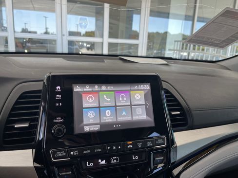 Used 2023 Honda Odyssey Touring image 12