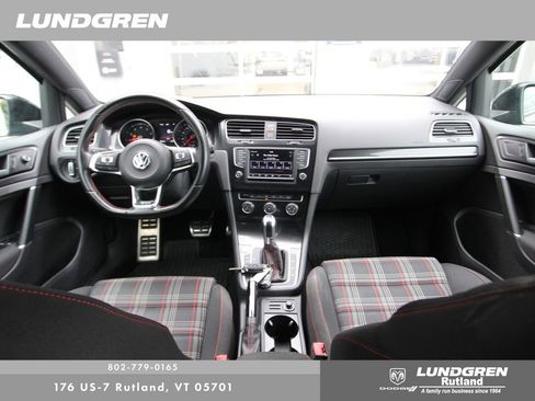 Used 2017 Volkswagen Golf 4-Door FWD image 6