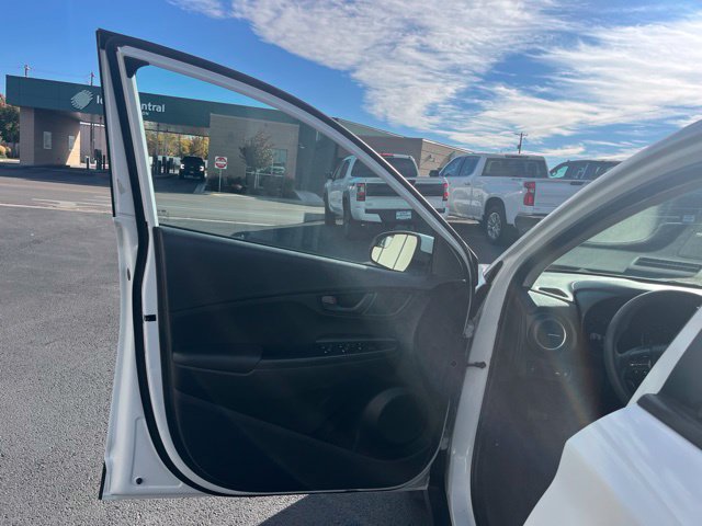 Used 2021 Hyundai Kona SE w/ Cargo Package FWD image 26