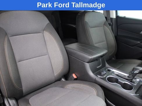 Used 2021 Chevrolet Traverse LS FWD image 21