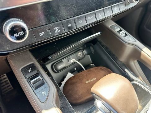 Used 2021 Kia Telluride SX w/ Towing Package FWD image 17