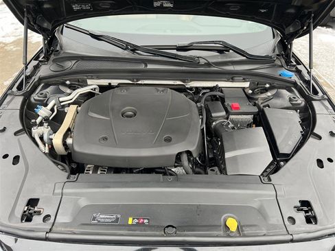 Used 2017 Volvo S90 T6 Momentum w/ Vision Package image 16