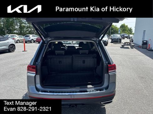 Used 2025 Volkswagen Atlas SEL AWD/4WD image 10