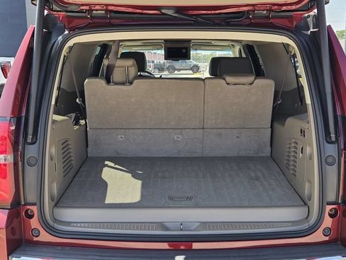 Used 2020 Chevrolet Suburban Premier RWD image 18