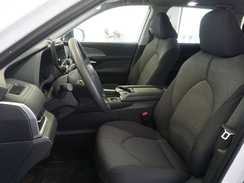 Used 2025 Toyota Grand Highlander FWD image 17