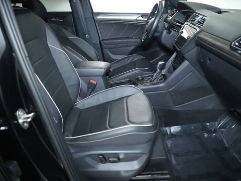 Certified 2022 Volkswagen Tiguan SEL R-Line image 35