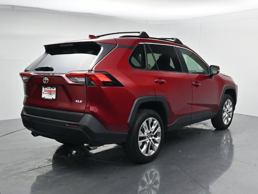 Used 2023 Toyota RAV4 XLE Premium FWD image 7