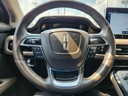 Used 2022 Lincoln Nautilus Reserve image 21