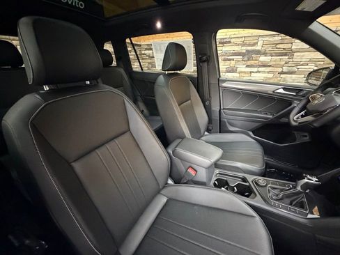 Used 2022 Volkswagen Tiguan SE R-Line AWD/4WD image 15