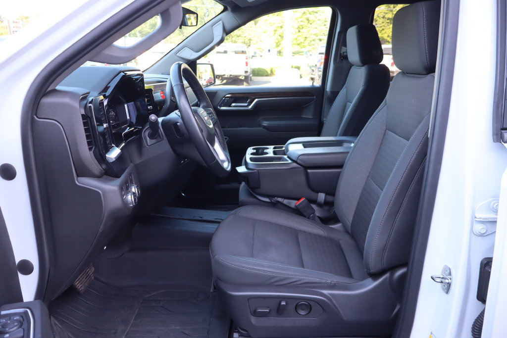 Used 2023 GMC Sierra 1500 Elevation w/ LPO, Elevation Black Package AWD/4WD image 5