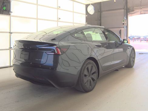 Used 2025 Tesla Model 3 Long Range image 3